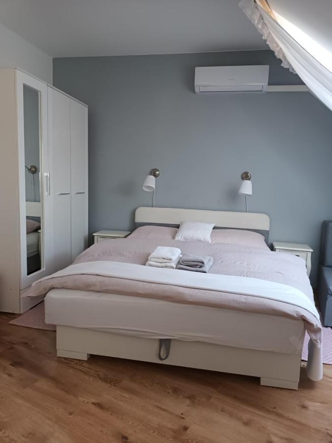 Sasvar Apartman Eger Exteriör bild