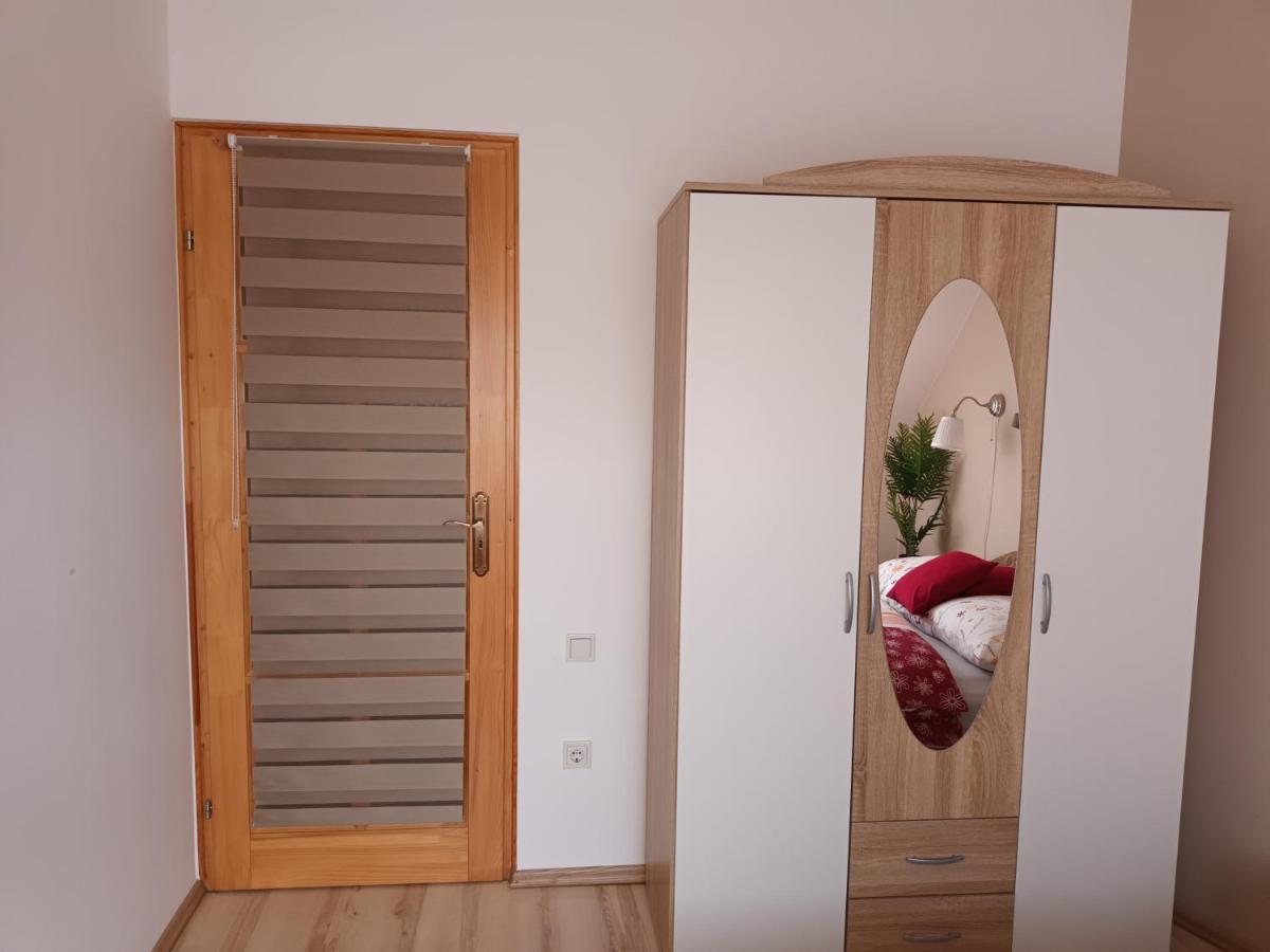 Sasvar Apartman Eger Exteriör bild
